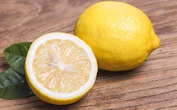 青柠檬和黄柠檬的区别
